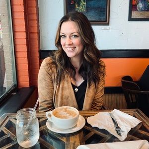 Meet your Posher, Corrie Jayne.